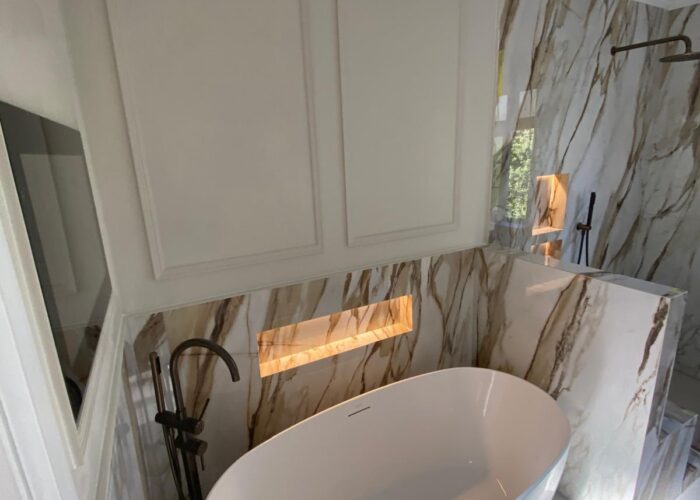 general-space-contractors-marble-bathroom-freestanding-bath-01